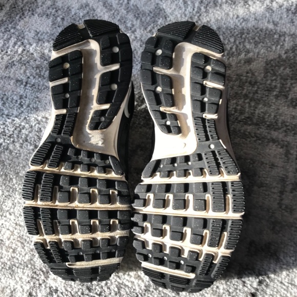 Nike Air Sneaker - Picture 6 of 8